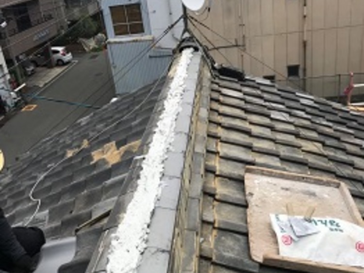 堺市南区で棟瓦の修理及び割れ瓦交換の屋根修理