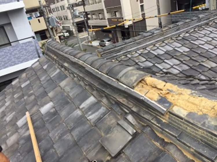 堺市南区で棟瓦の修理及び割れ瓦交換の屋根修理