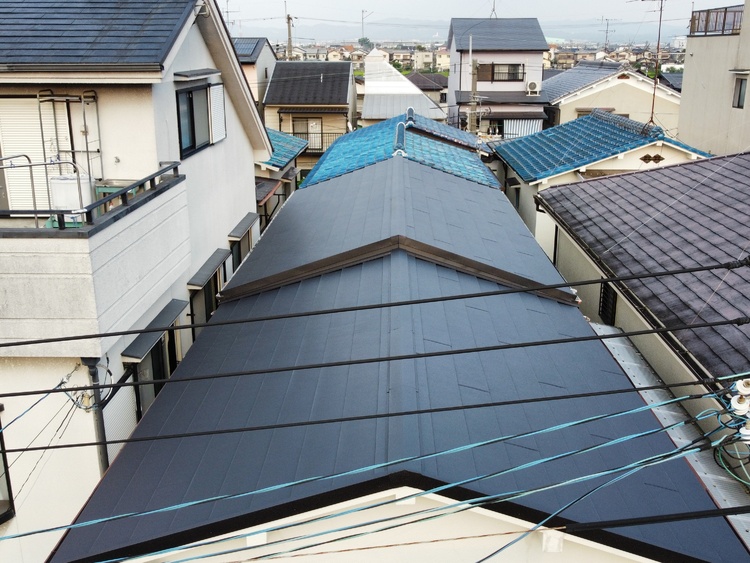 大阪府堺市　瓦屋根からスーパーガルテクトに葺替工事(張替え)