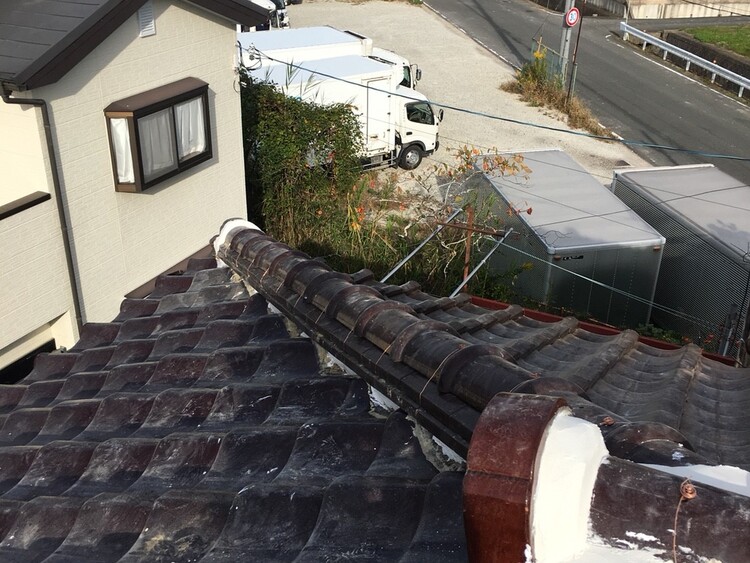 大阪市住吉区で棟瓦積み直しの屋根工事